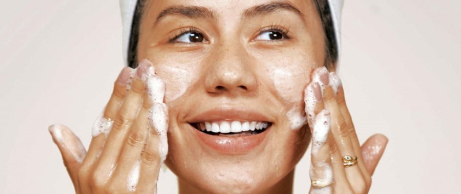 What Your Face Washing Routine Should Include